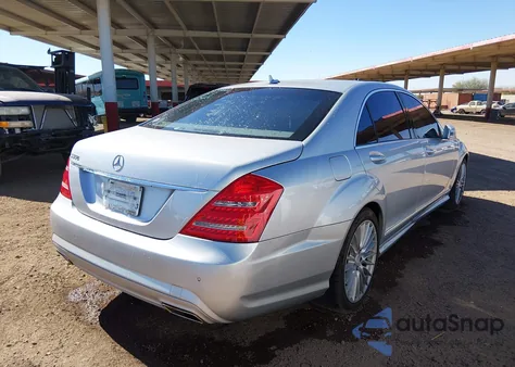 2010 Mercedes-Benz S 550 из США, поврежденный, VIN WDDNG7BBXAA292556